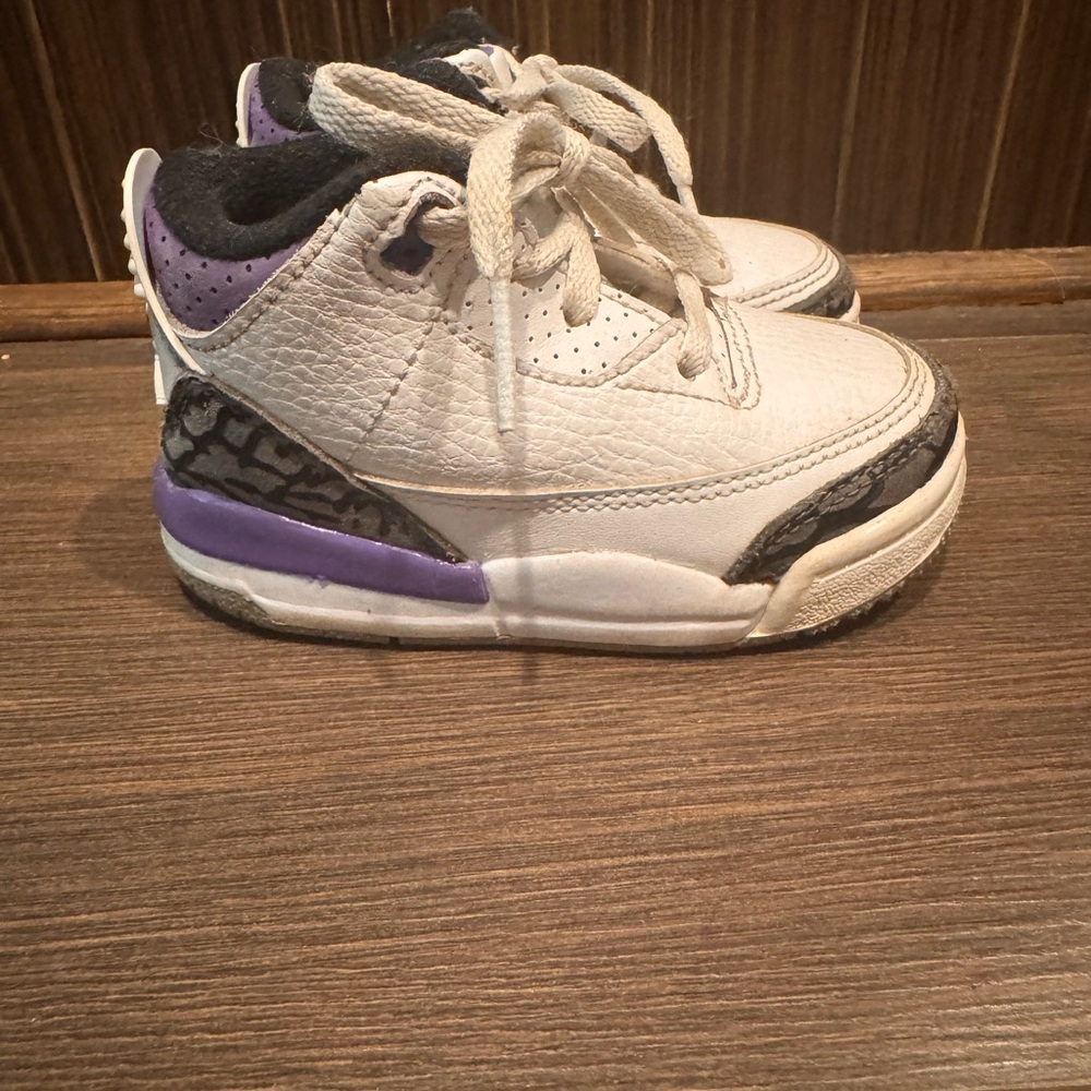 Air Jordan 3 Retro in "Dark Iris"